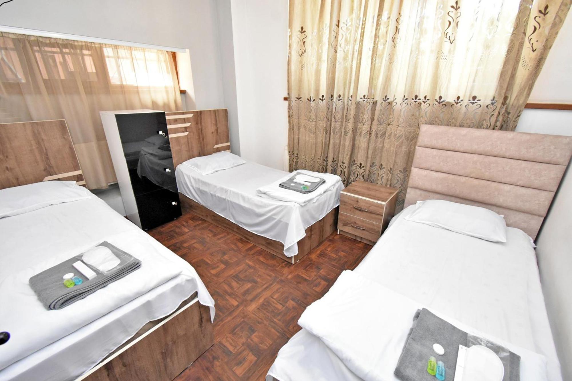 A&S Hotel Yerevan Bagian luar foto