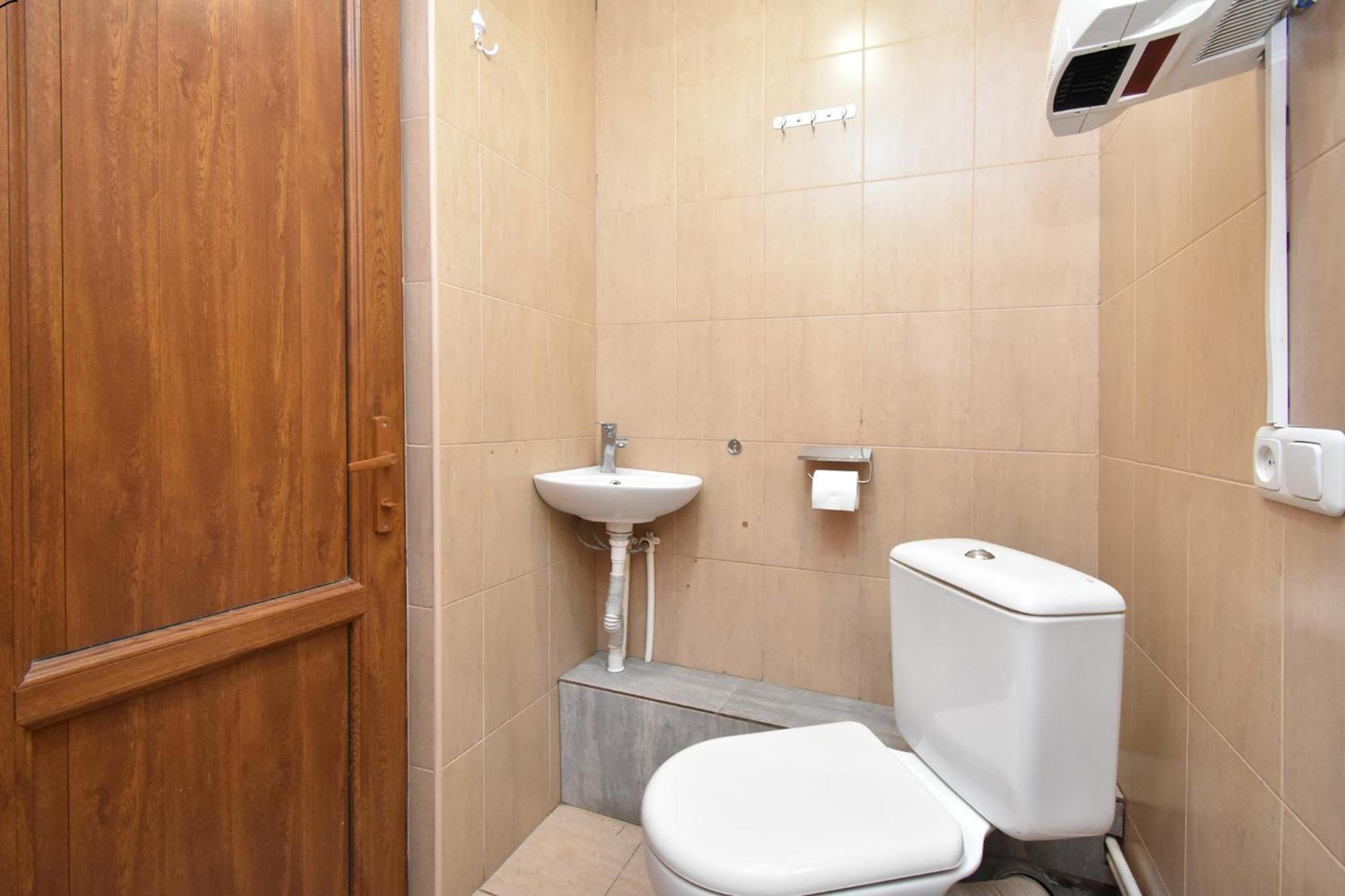A&S Hotel Yerevan Bagian luar foto