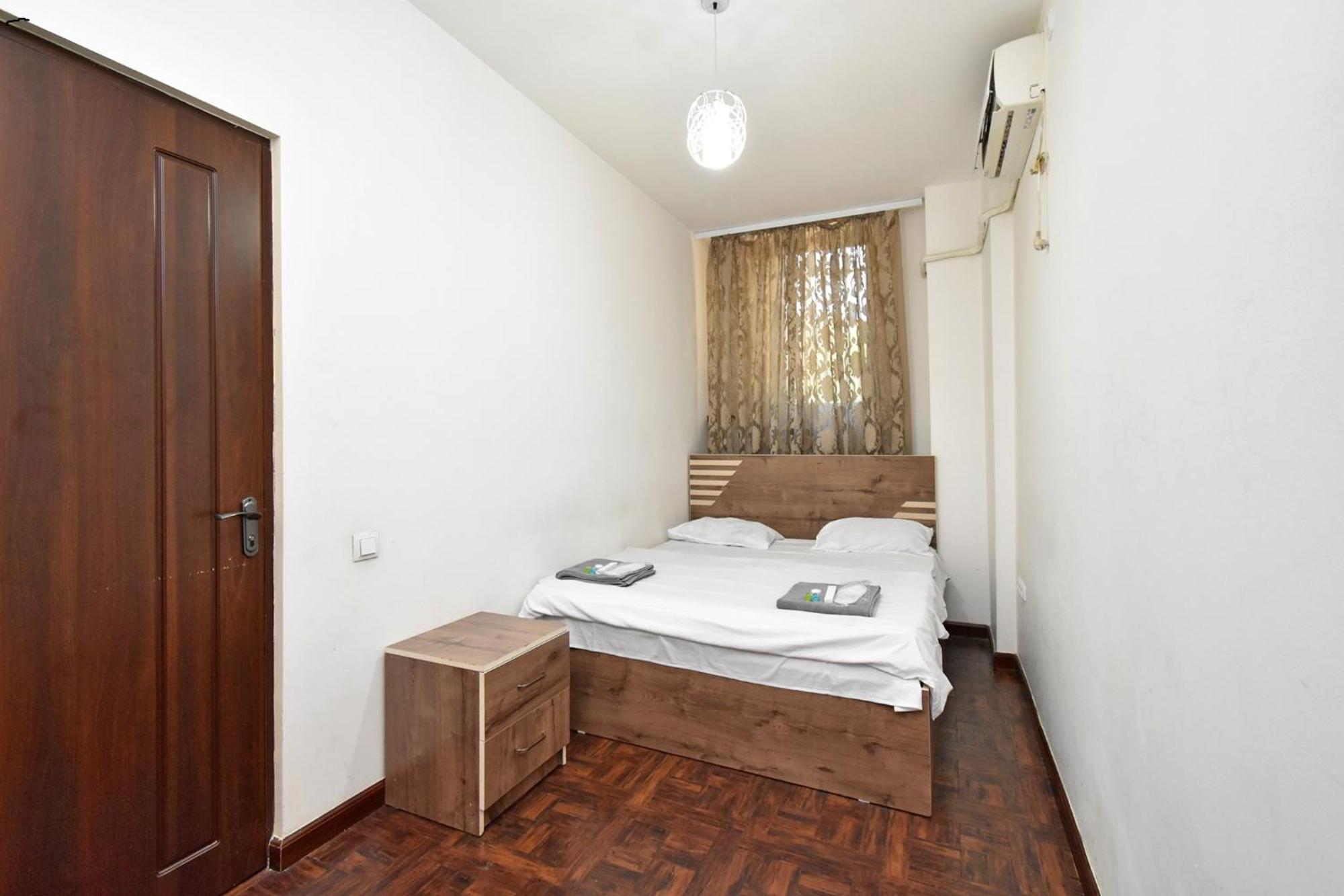 A&S Hotel Yerevan Bagian luar foto