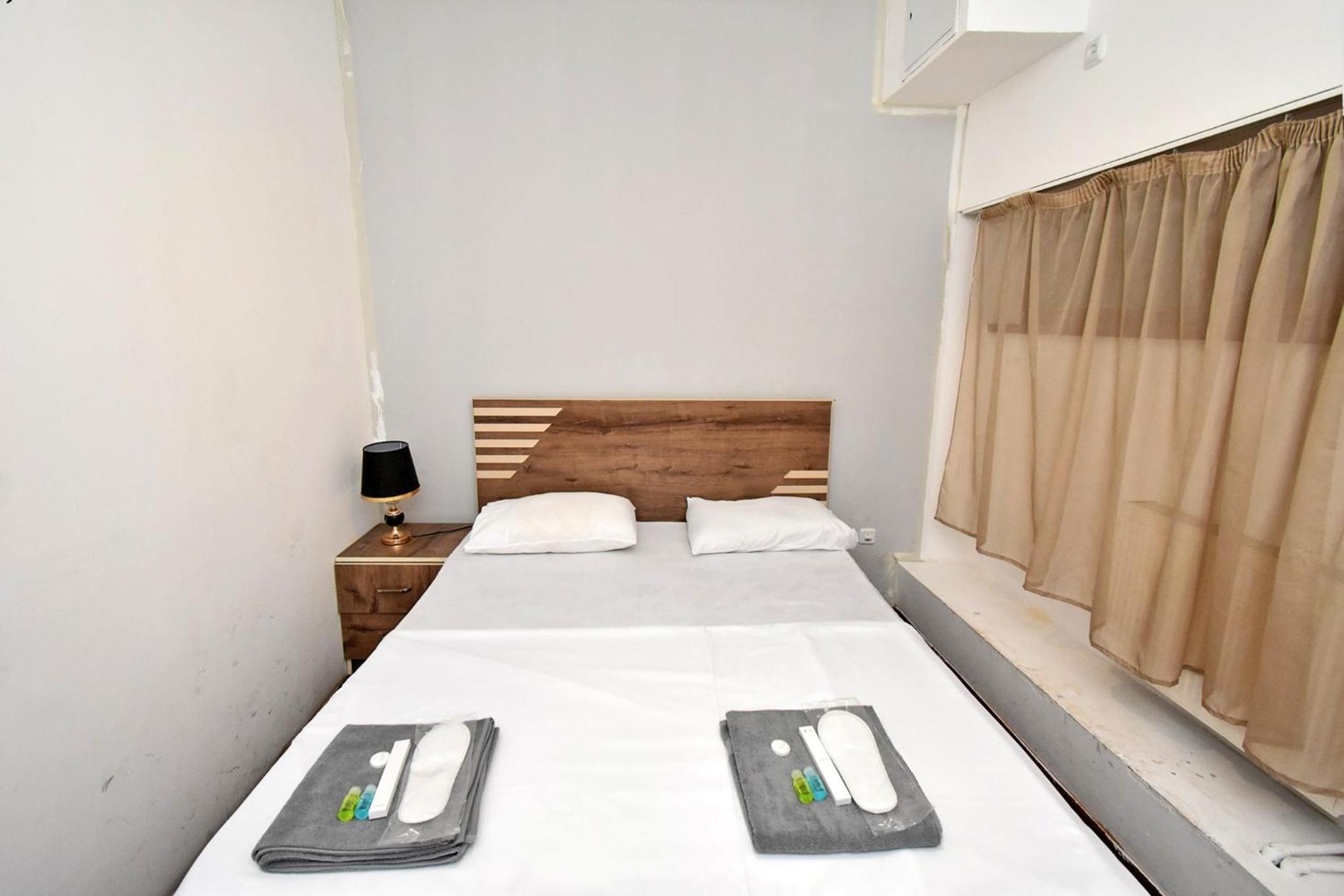 A&S Hotel Yerevan Bagian luar foto