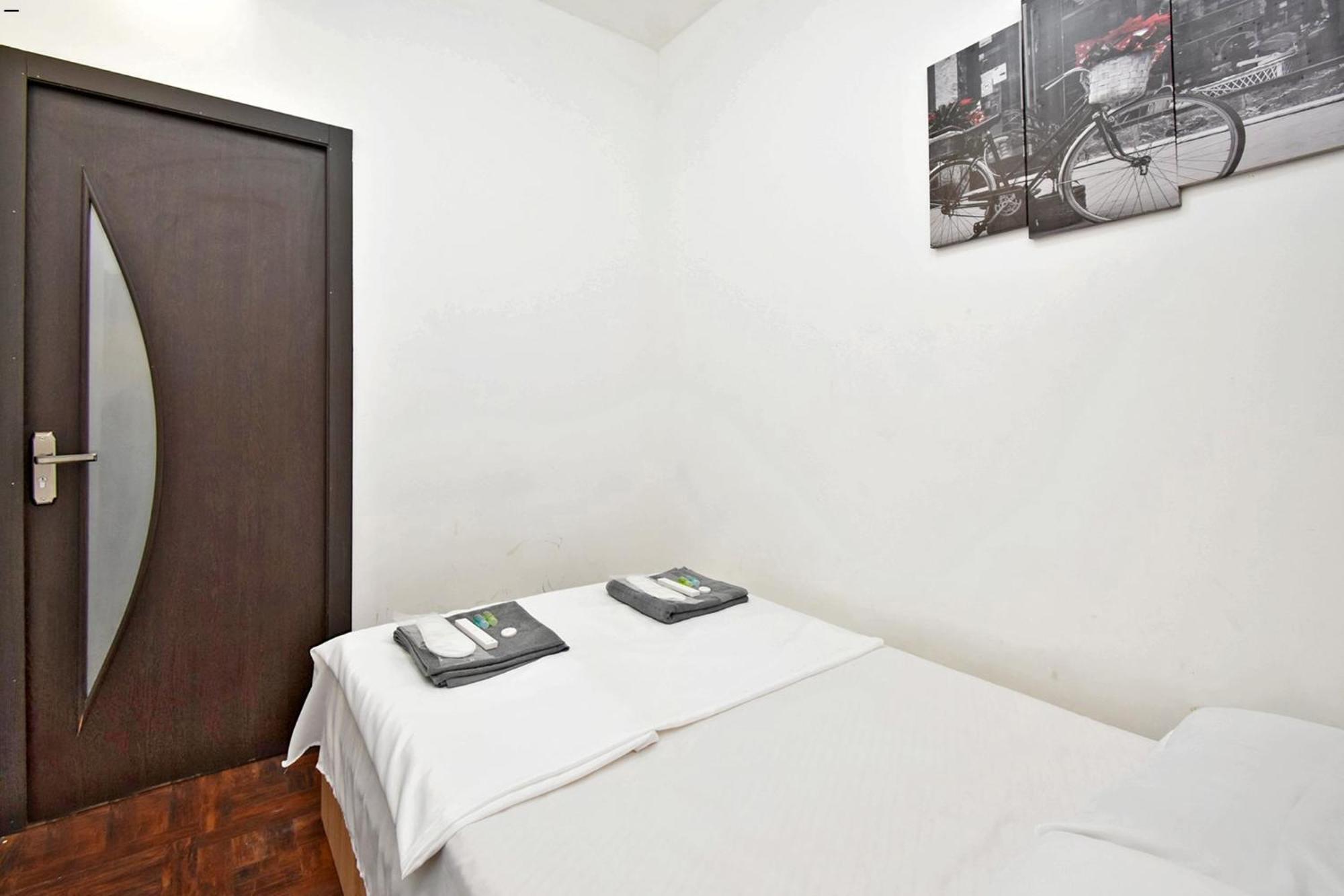 A&S Hotel Yerevan Bagian luar foto