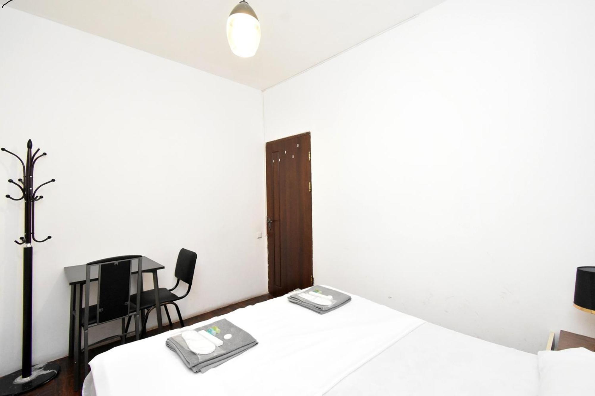 A&S Hotel Yerevan Bagian luar foto